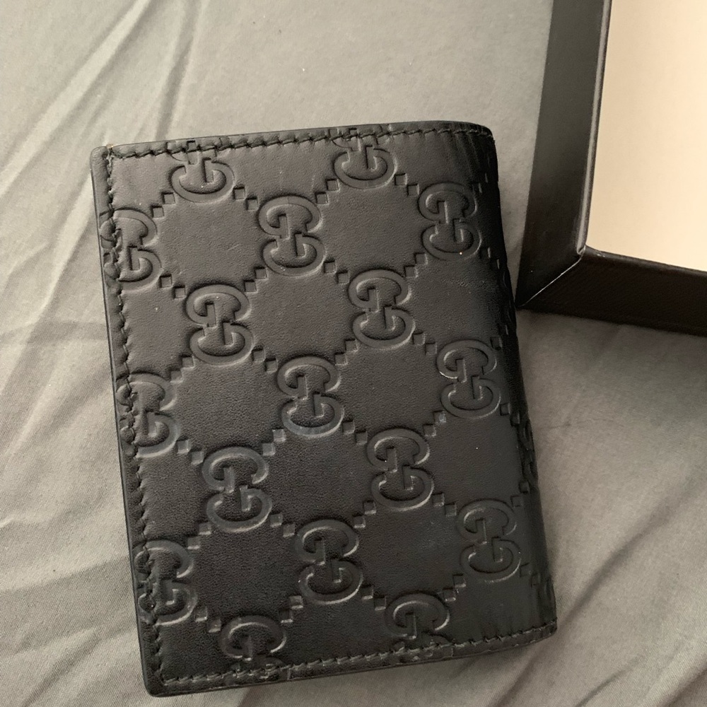 Authentic Gucci Wallet - Picture 4 of 6
